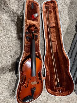 Acoustic Violin with Tuning Pegs in Mittenwald Germany