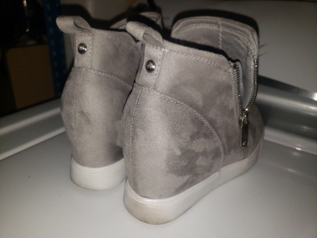Wedge Sneaker Size 7