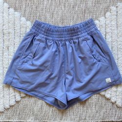 VUORI WOMEN'S DASH SHORTS
