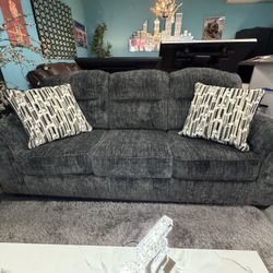 🔥 ASHLEY SOFA DEAL – BEST PRICE GUARANTEED! 🔥
