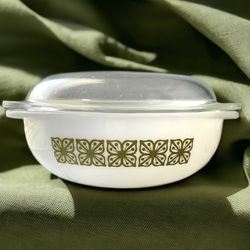 Vintage 2 QT. Pyrex Verde Green 'Square Flowers' Design Casserole Dish