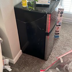 Mini Fridge 