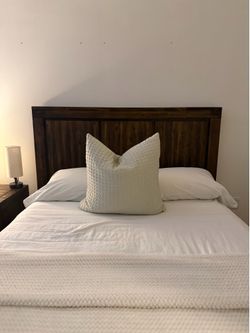 Pottery Barn Furniture Meadow Solid Acacia Wood Queen Bedroom Set