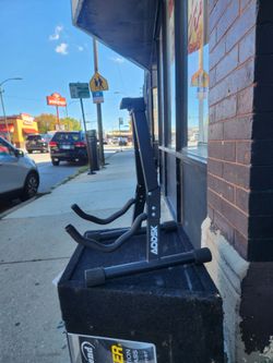 Guitar stand