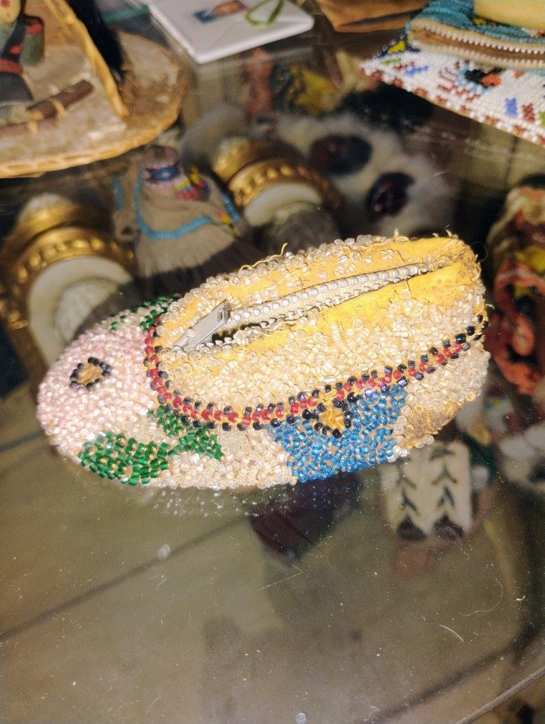 Vintage Beaded American Indian Shoe Purse