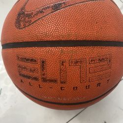 Nike Elite All-Court Indoor/Outdoor Size 7 Basketball