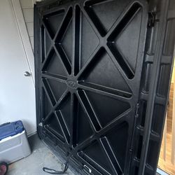 Undercover SE Hinged One Piece Tonneau Cover