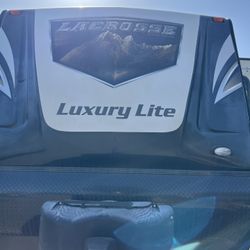 2016 Lacrosse By Prime time Luxury Lite 337RKT