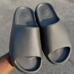 Yeezy Slide