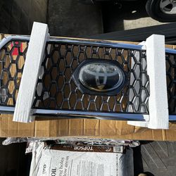 “Used” Toyota Tacoma grill (2018)