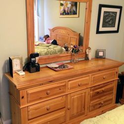 Broyhill Fontana Bedroom Set