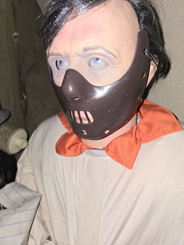 Hannibal Lecter Silence Of Thr Lambs Lifesize Animatronic Halloween Prop By Gemmy As-is.