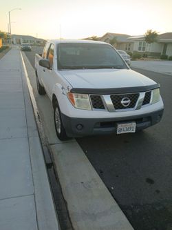Nissan frontier  sv 2006