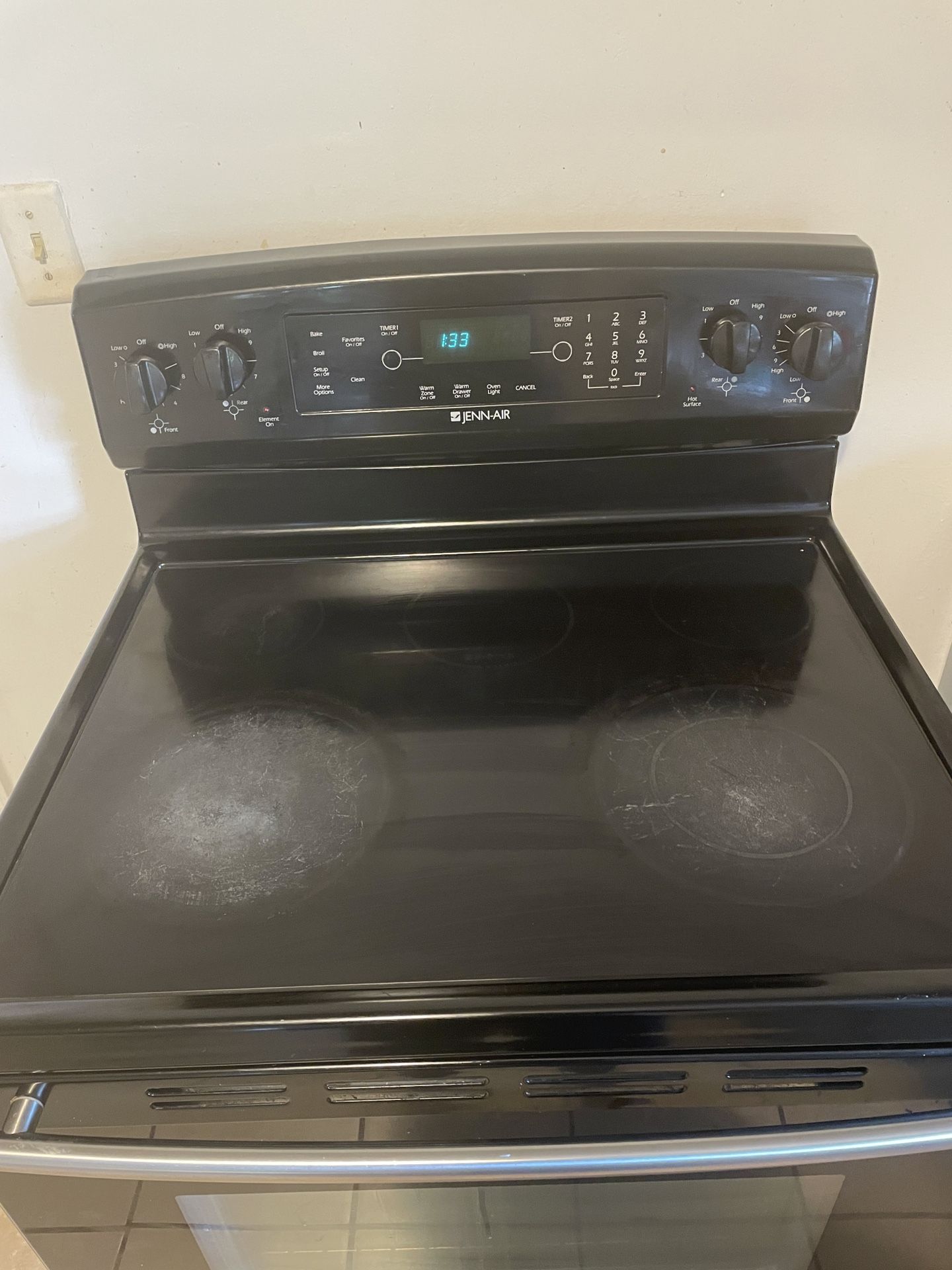 Jenn-Air Maytag Electric 4-Burner Range Glasstop Stove Oven