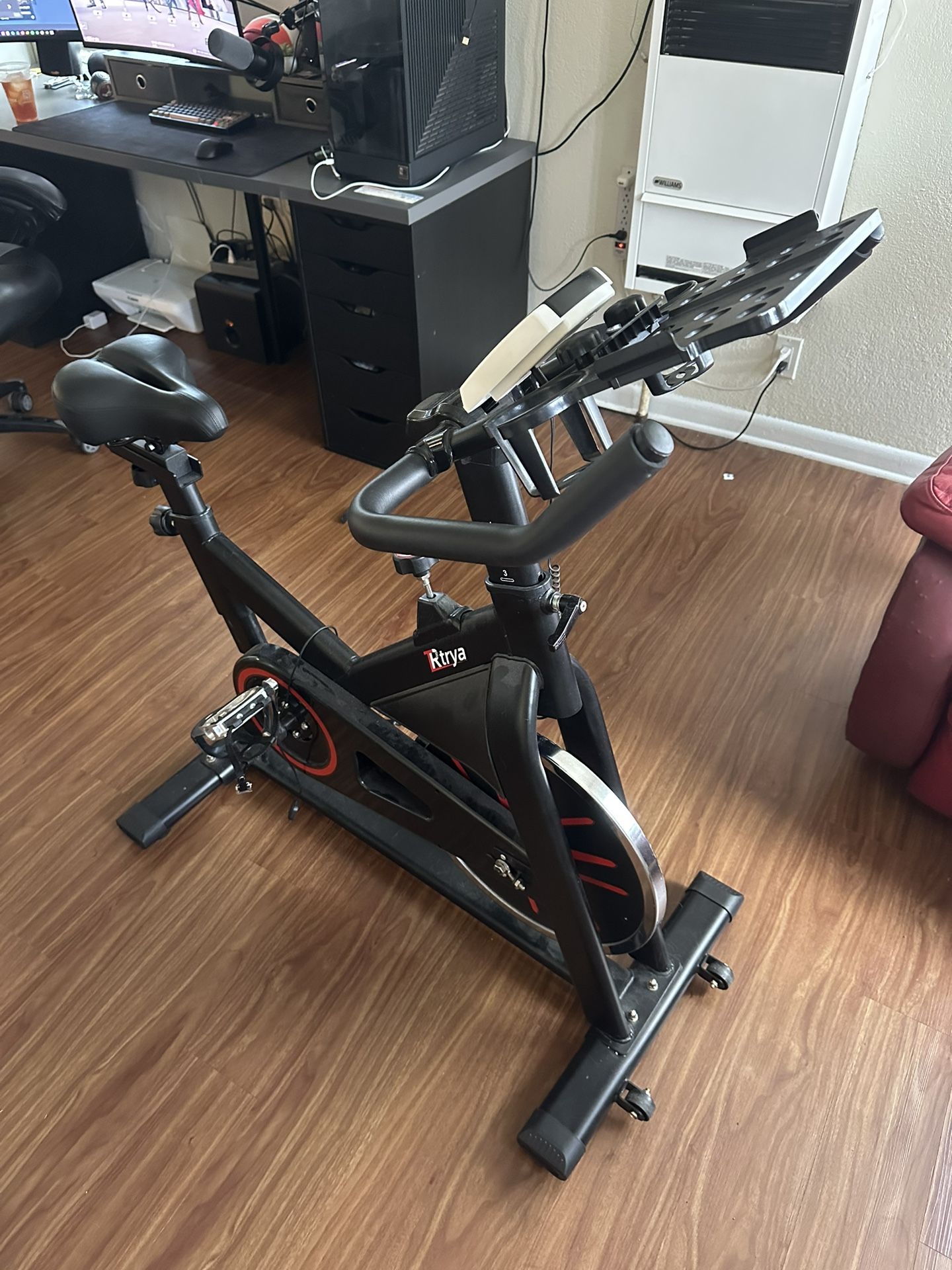 Pull Up Bar & Stationary Bike