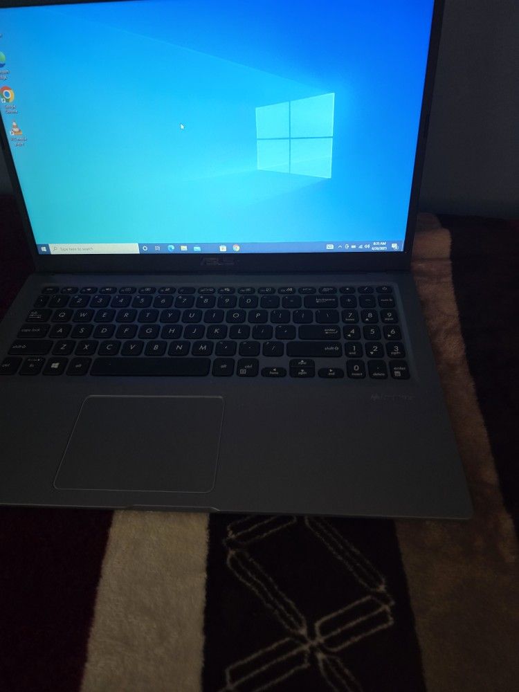 ASUS VivoBook 15