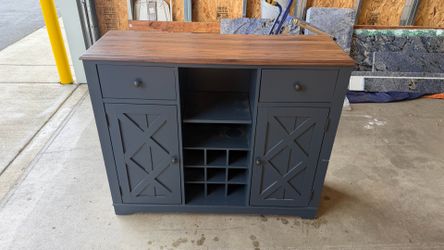 Bar hutch / cabinet