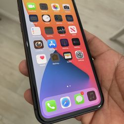 IPhone 11 128gb For Att And Cricket Carriers.  (small Little Crack In The Back). Check Pics 