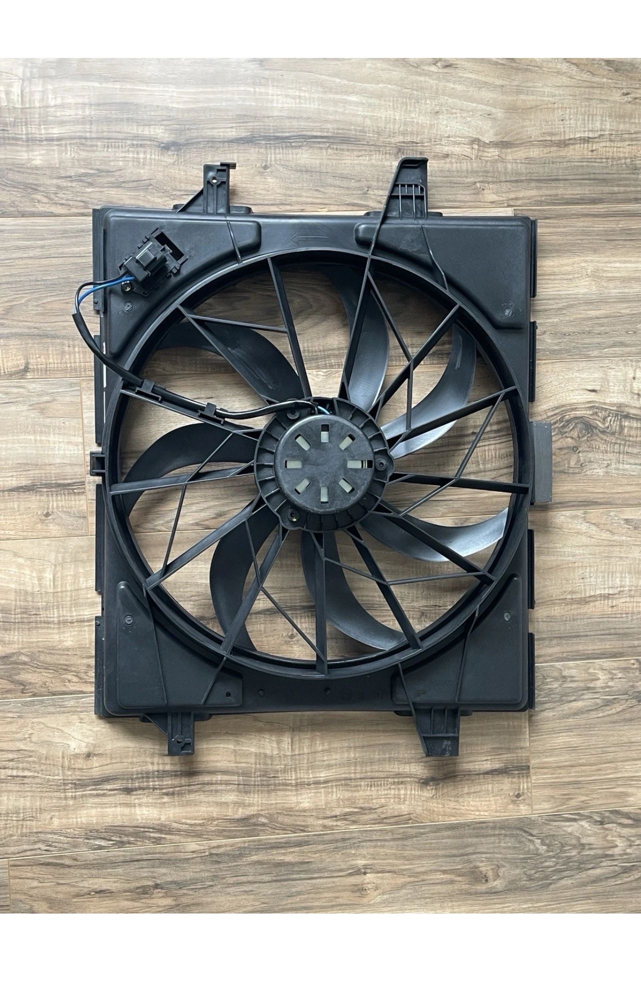 New DORMAN 621-498 Radiator Fan Assembly 11-21 Durango Jeep Grand Cherokee