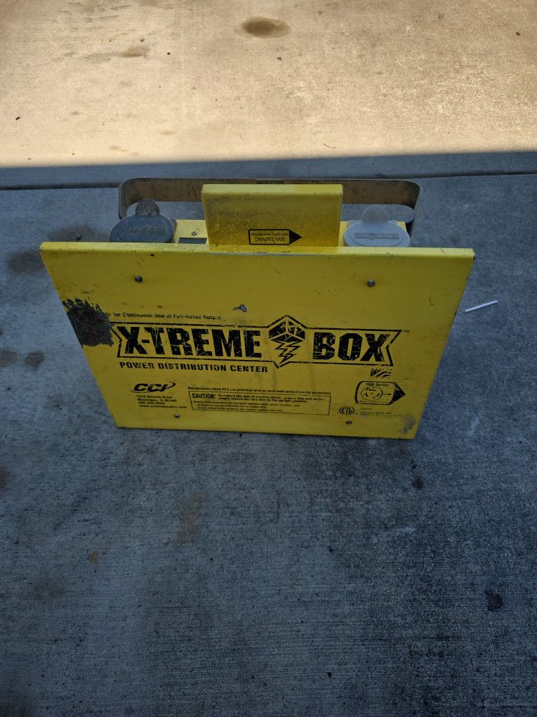 X-TREME 50 AMP POWER DISTRIBUTION CENTER
