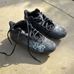 Under Armour Youth Football Cleats