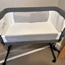 mika micky bassinet