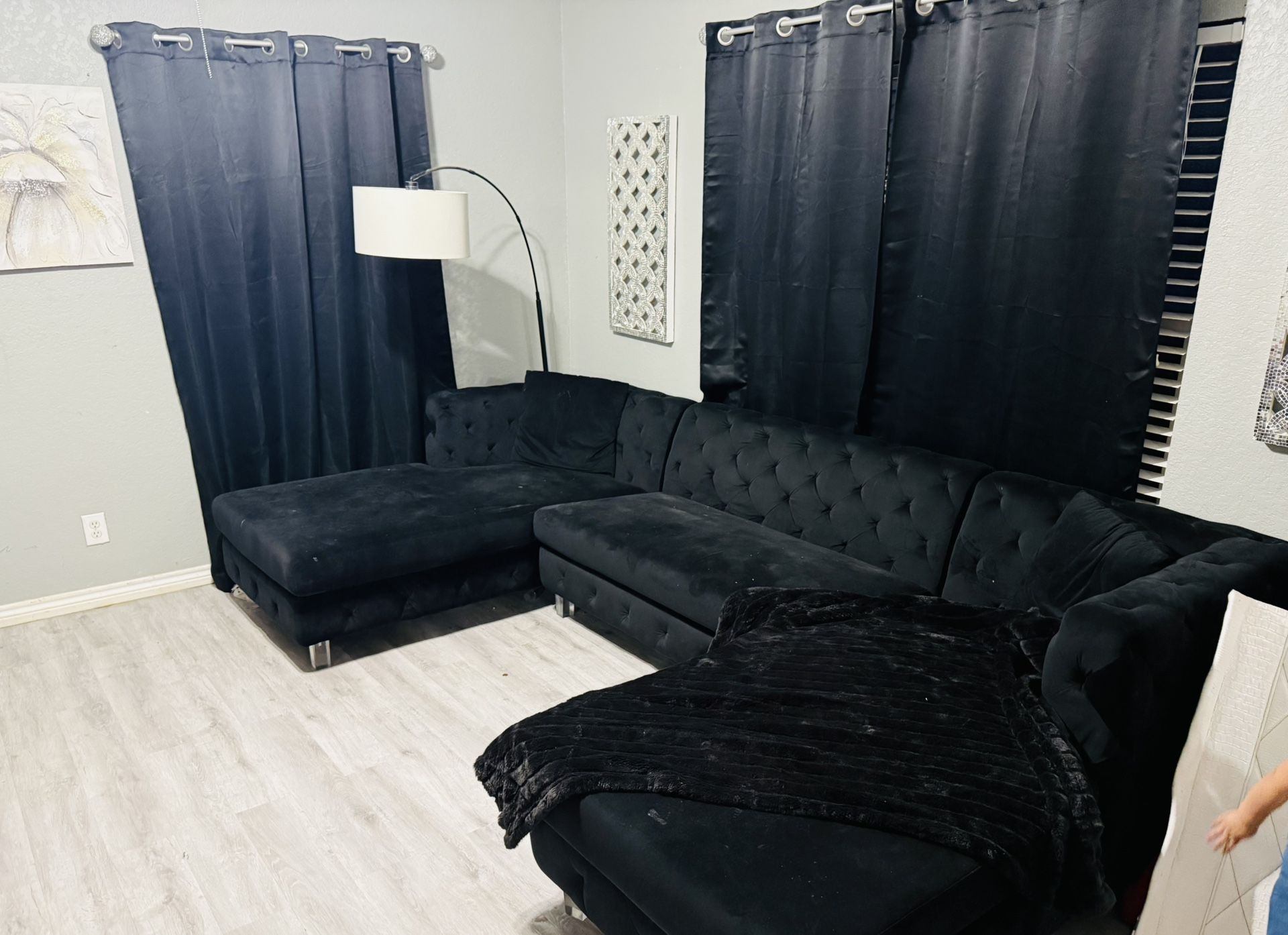 Black Sectional $300