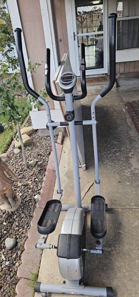 Free Elliptical Exercise Machine Works Good