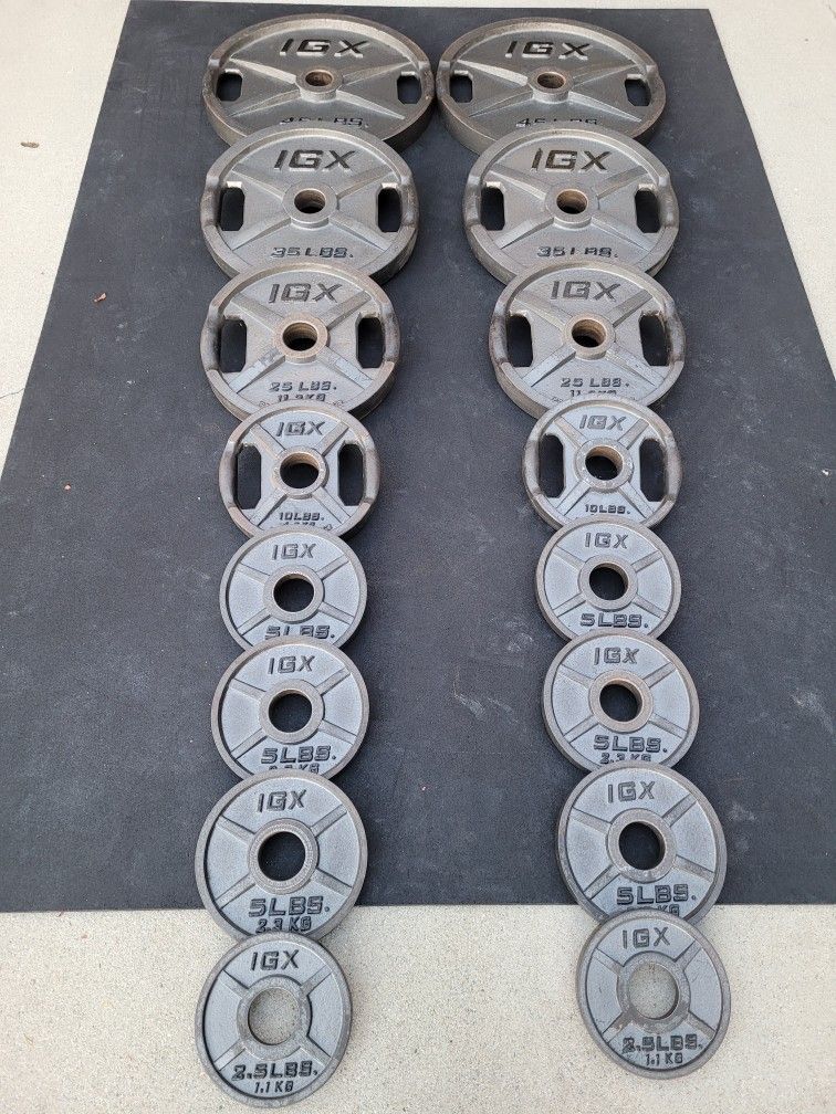 (260Lb) Olympic Weight Plates (2x45s,2x35s,2x25s,2x10s,6x5s,2x2.5s) for $240 Firm (Walnut 91789)