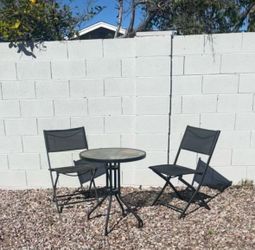 Yard table and chairs
