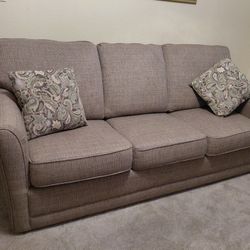 Couch With Fold Out Bed