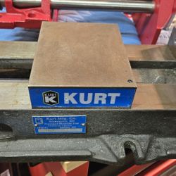Kurt 6" Machine Milling Vise