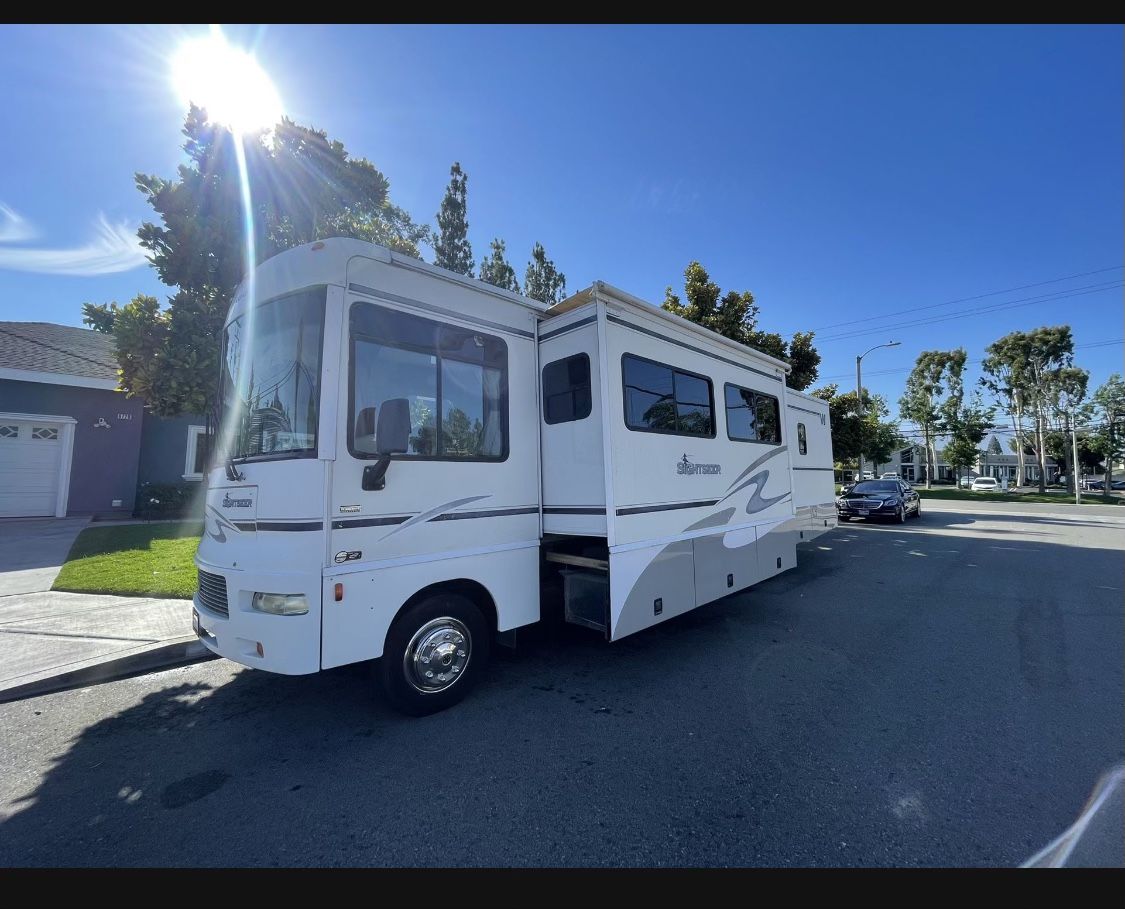 2005 Winnebago