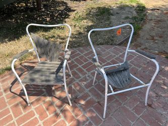 FREE Mcm Outdoor Chair Set
