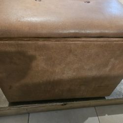 Small leather ottman