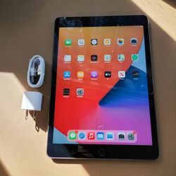 Apple iPad 7 - Wifi - Like New 