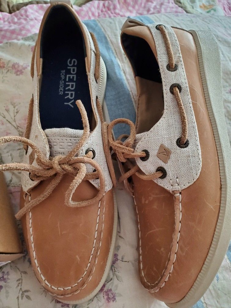 Brand New Women's Size 5 Clark's Desert Boots $25 Brand New Women's Sperrys Size 5 $25