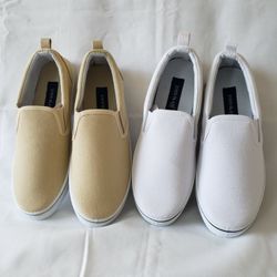 Men’s Canvas Sneakers Slip-on Shoes Size 9M

