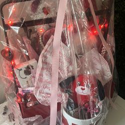 Last Minute Valentine’s Day Gift Basket