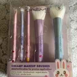 The Crème Shop Makeup Brushes