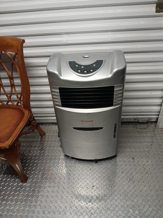 Honeywell Swamp Cooler Must Sell Now No Room For It Working Great $25