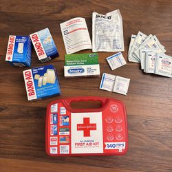 Johnson & Johnson All Purpose First Aid Kit 140 Items
