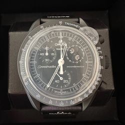 OMEGA x Swatch Speedmaster Snoopy MISSION TO THE MOONPHASE - NEW MOON -