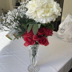 Fake Pretty Flowers With Crystal Vase 
