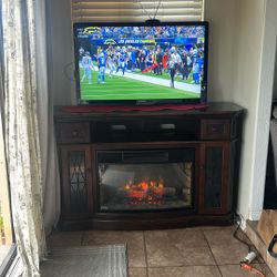 Tv & Fire Place !