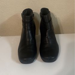 Ladies ankle boots brand Clarks