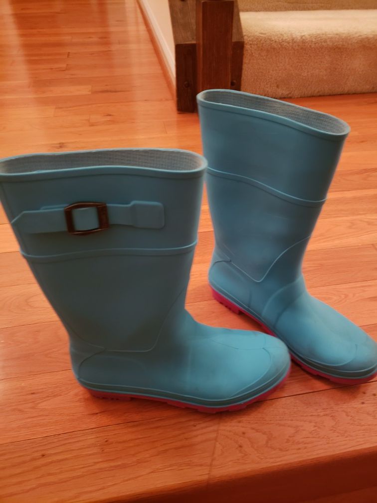 Girls/Womens Rain Boots (Size 6)