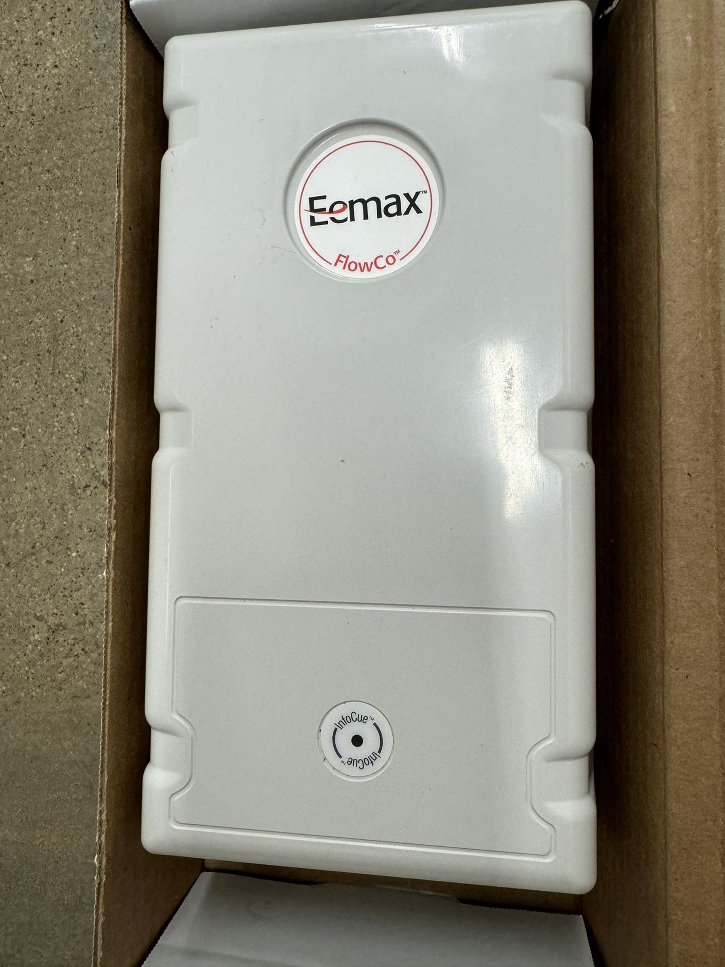 EeMax SPEX4208, FlowCo Point-of-Use Tankless Electric Water Heater, 4.1kW, 208V