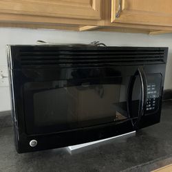 GE Microwave For Sale.
