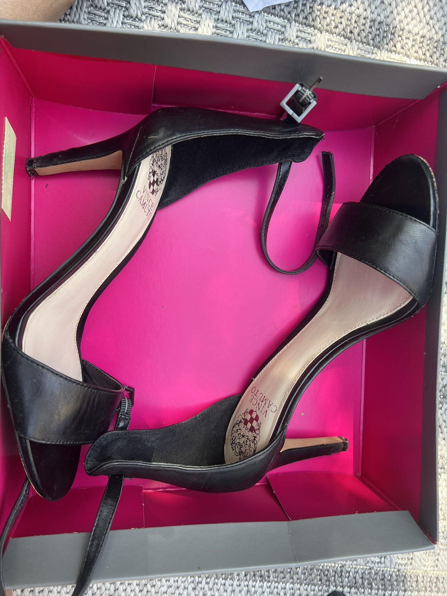 Vince Camutu Black Heels